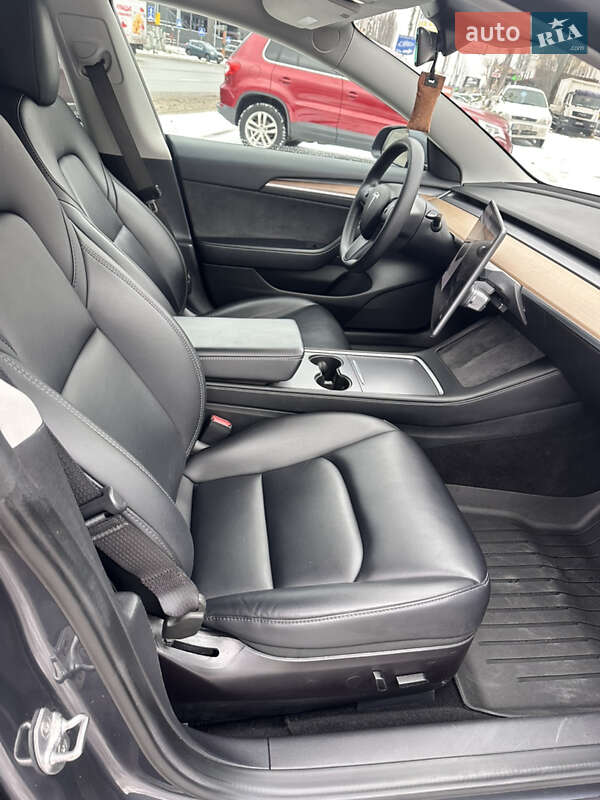 Седан Tesla Model 3 2021 в Вышгороде