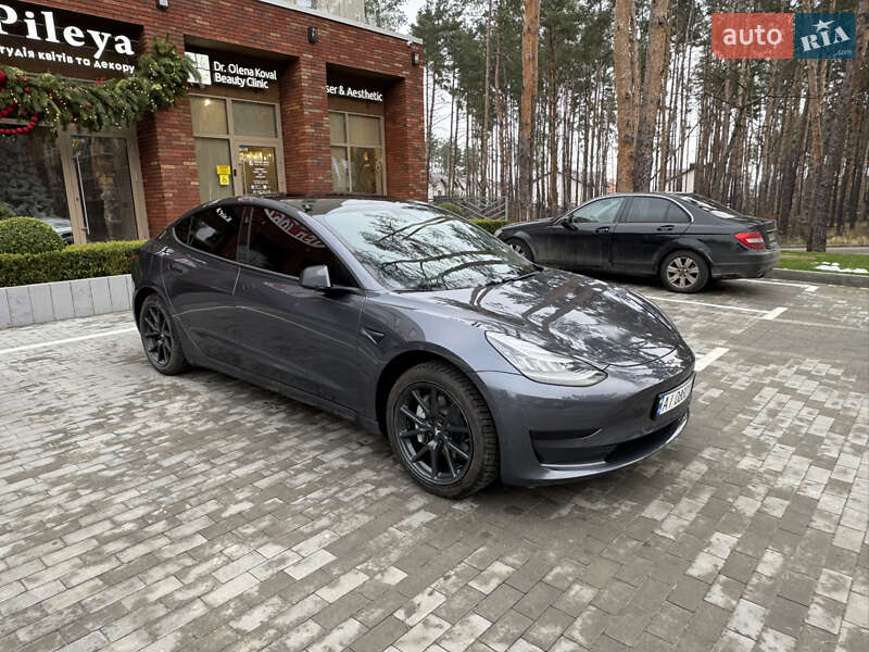 Седан Tesla Model 3 2019 в Києві