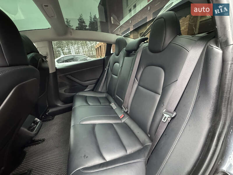 Седан Tesla Model 3 2019 в Києві