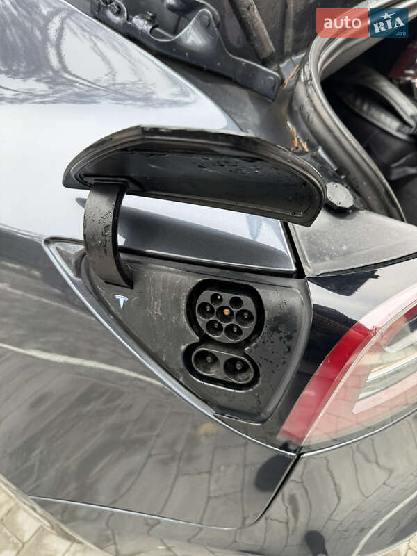 Седан Tesla Model 3 2019 в Києві