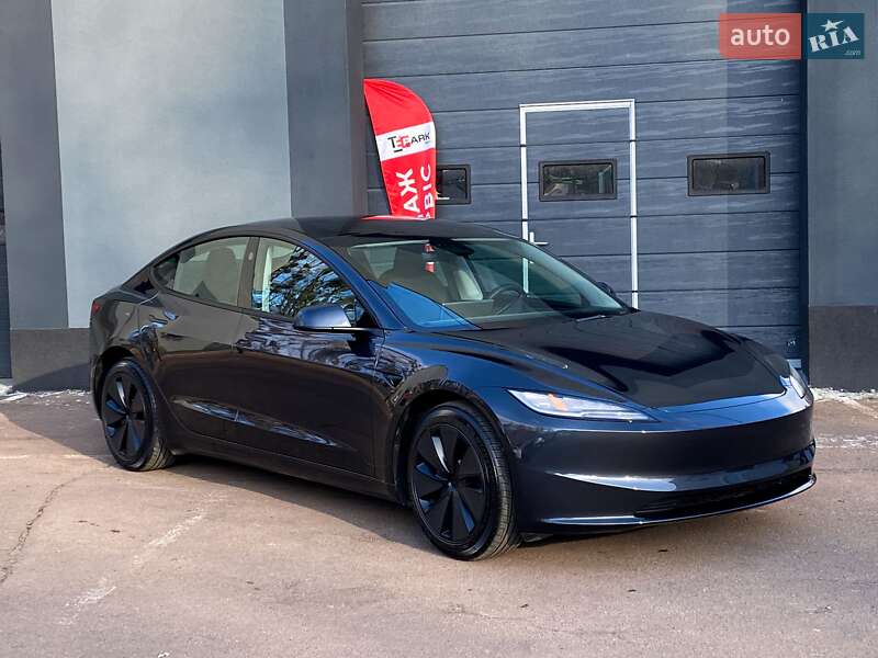 Седан Tesla Model 3 2024 в Києві