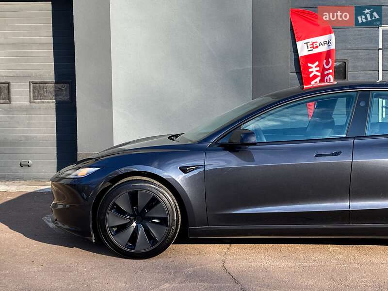 Седан Tesla Model 3 2024 в Києві