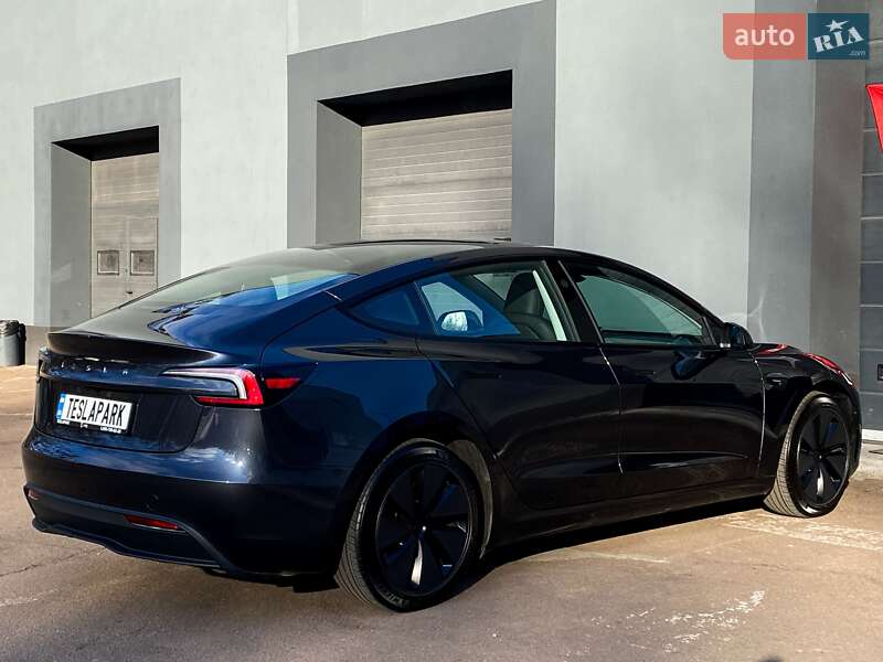 Седан Tesla Model 3 2024 в Києві