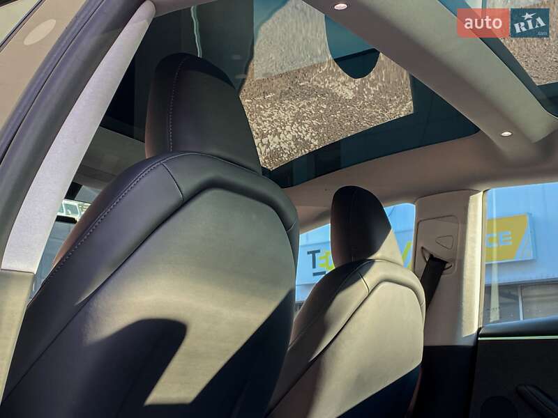 Седан Tesla Model 3 2024 в Києві