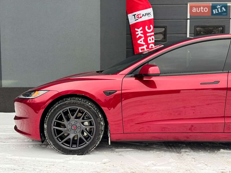 Седан Tesla Model 3 2024 в Киеве