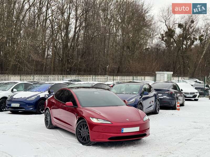 Седан Tesla Model 3 2024 в Киеве
