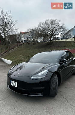 Седан Tesla Model 3 2022 в Киеве