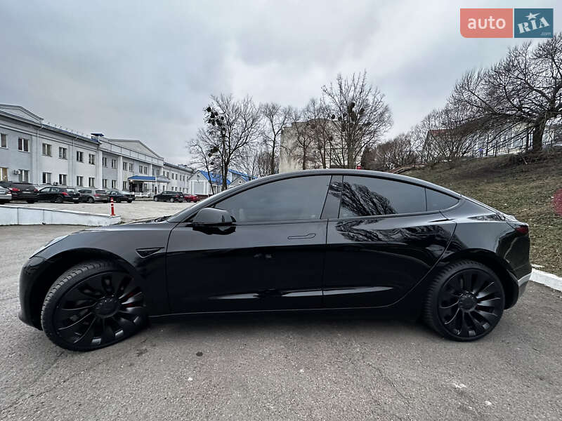 Седан Tesla Model 3 2022 в Киеве
