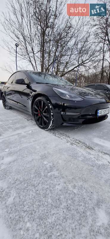 Седан Tesla Model 3 2023 в Днепре