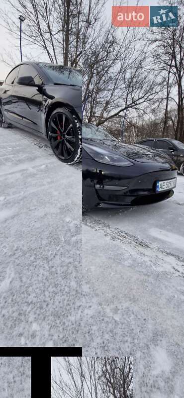 Седан Tesla Model 3 2023 в Днепре