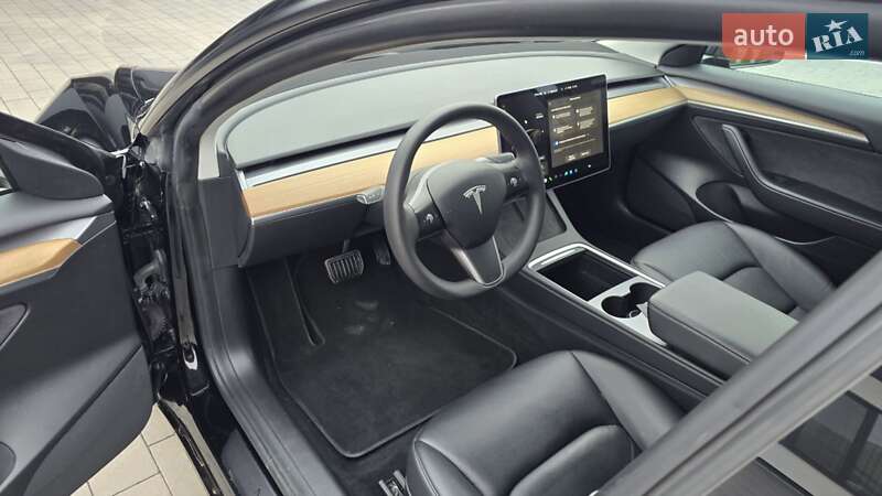 Седан Tesla Model 3 2021 в Ивано-Франковске