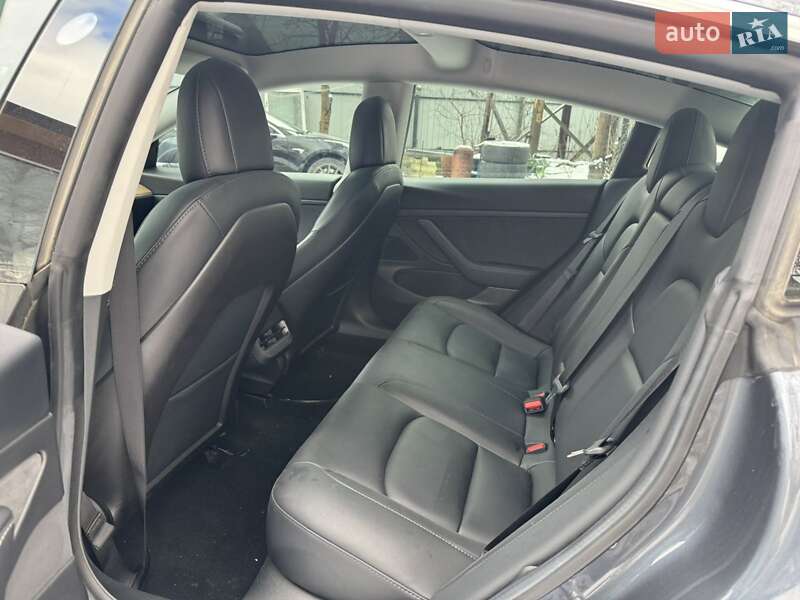 Седан Tesla Model 3 2020 в Киеве