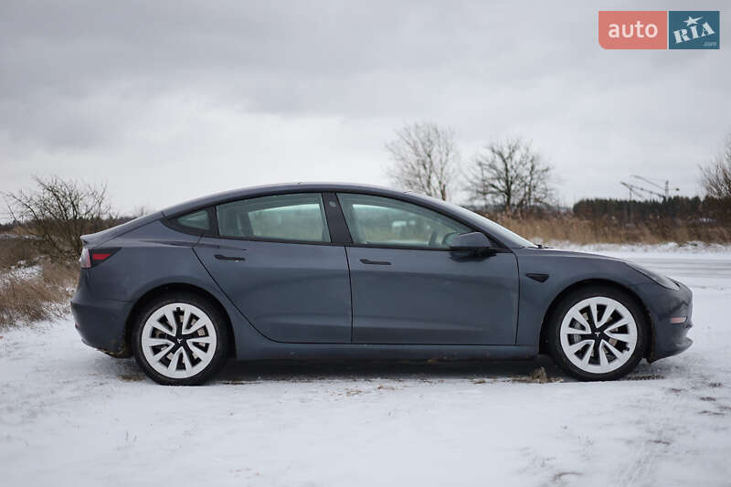 Седан Tesla Model 3 2021 в Новояворовске
