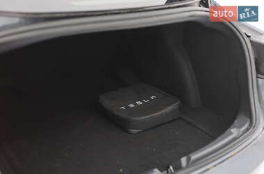 Седан Tesla Model 3 2021 в Львові