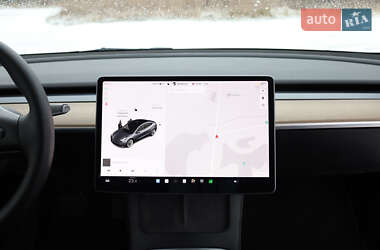 Седан Tesla Model 3 2021 в Львові