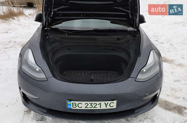 Седан Tesla Model 3 2021 в Львові