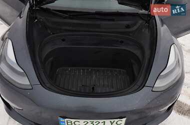 Седан Tesla Model 3 2021 в Львові
