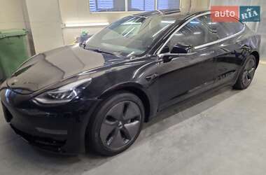 Седан Tesla Model 3 2018 в Львове