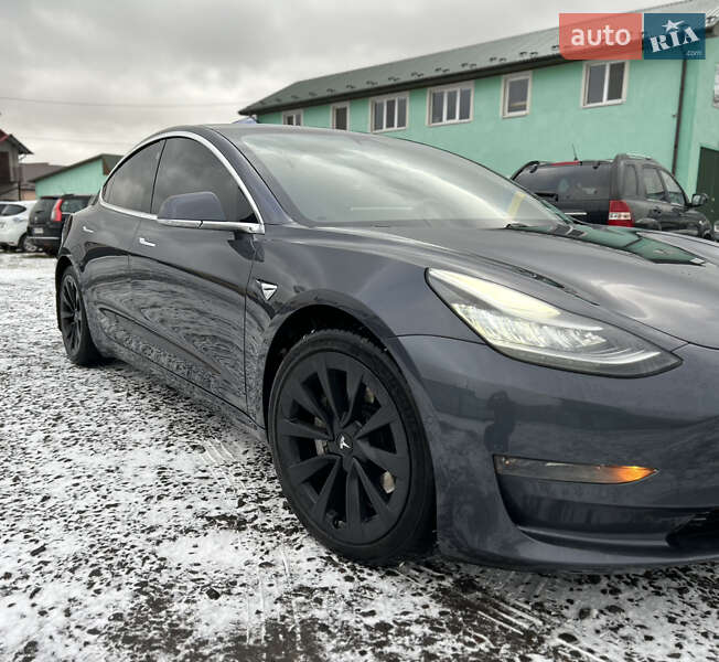Седан Tesla Model 3 2020 в Сокалі