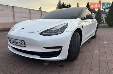 Седан Tesla Model 3 2020 в Стрые