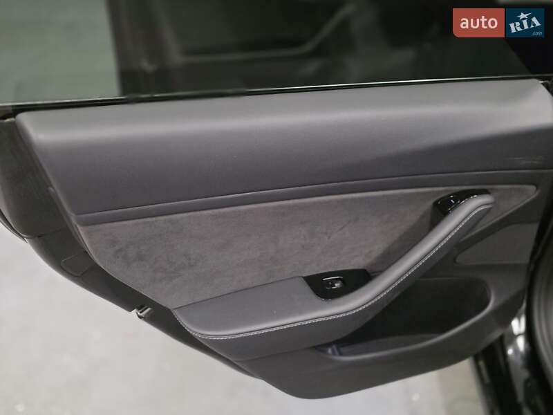 Седан Tesla Model 3 2018 в Львове фото 19 Седан Tesla Model 3 2018 в Львове