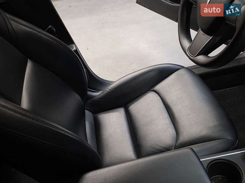 Седан Tesla Model 3 2018 в Львове фото 26 Седан Tesla Model 3 2018 в Львове