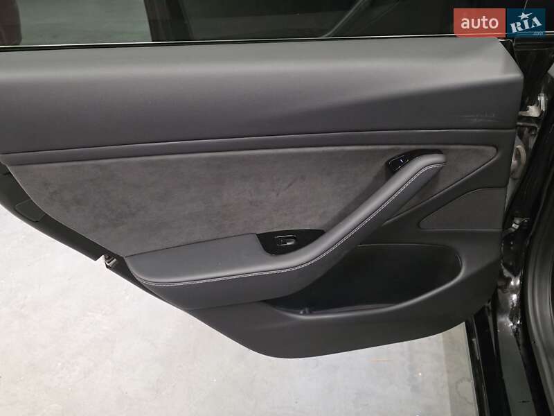 Седан Tesla Model 3 2018 в Львове фото 31 Седан Tesla Model 3 2018 в Львове