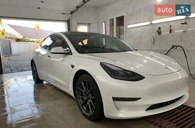 Седан Tesla Model 3 2021 в Новых Санжарах
