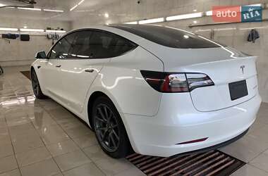 Седан Tesla Model 3 2021 в Новых Санжарах