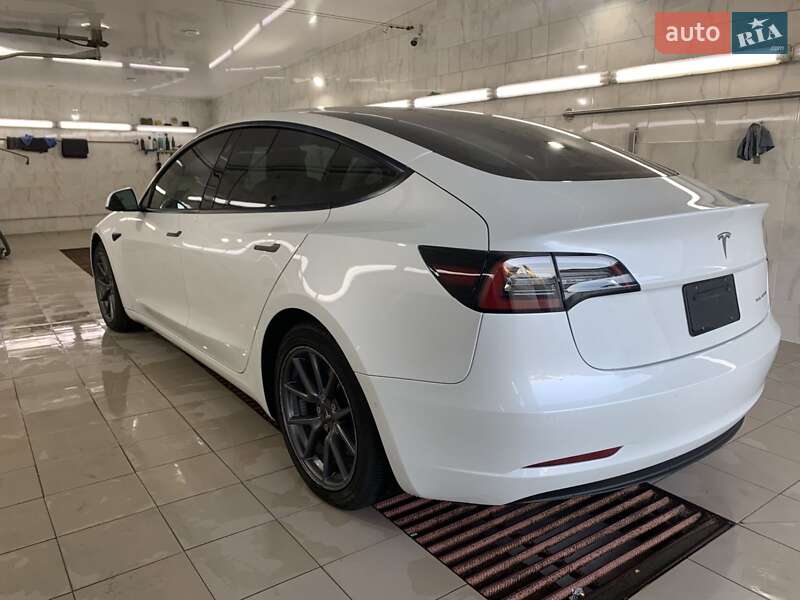 Седан Tesla Model 3 2021 в Новых Санжарах