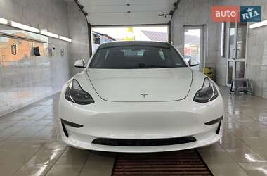 Седан Tesla Model 3 2021 в Новых Санжарах