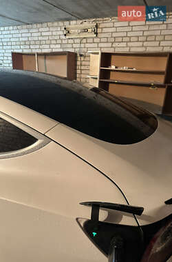 Седан Tesla Model 3 2019 в Сумах