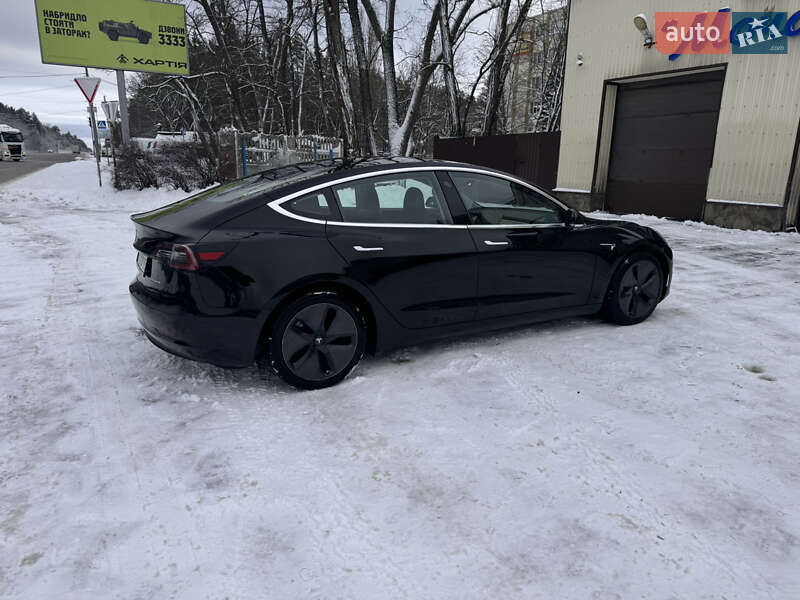 Седан Tesla Model 3 2018 в Киеве