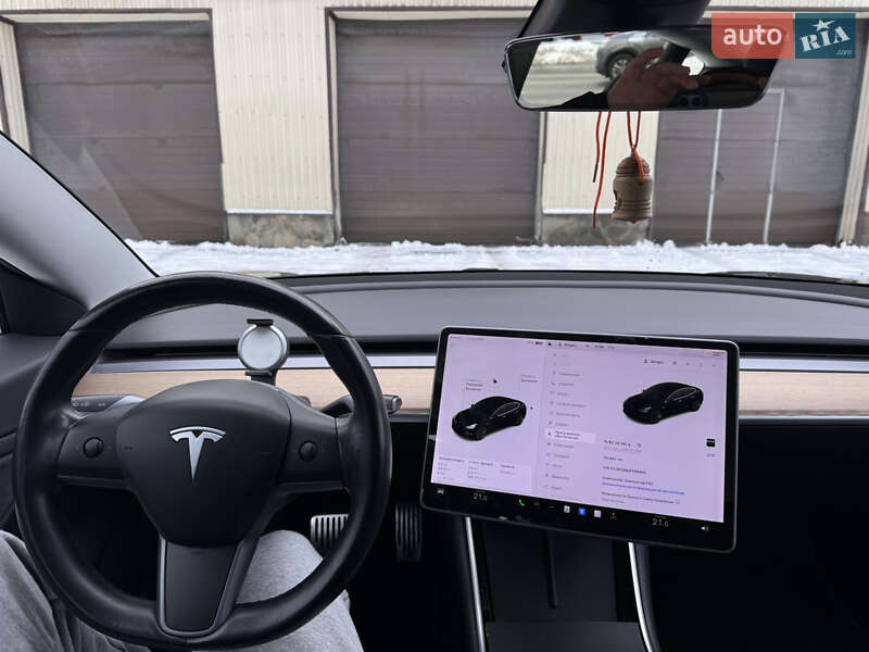 Седан Tesla Model 3 2018 в Киеве