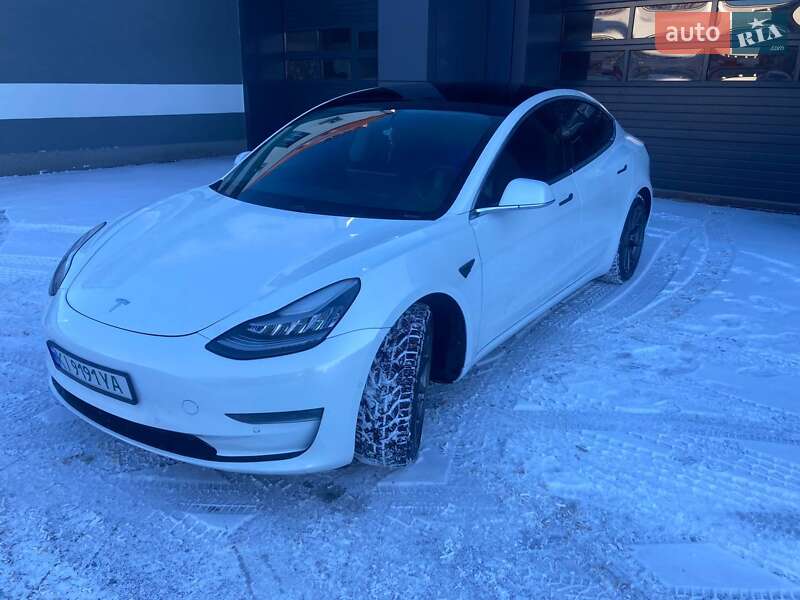 Седан Tesla Model 3 2019 в Киеве