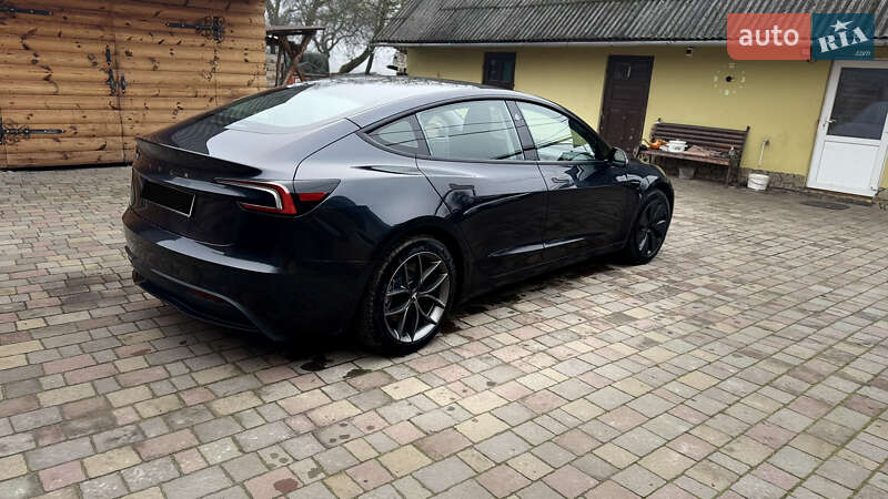 Седан Tesla Model 3 2024 в Кременці