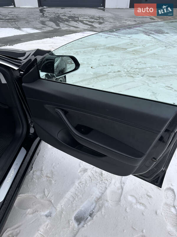 Седан Tesla Model 3 2019 в Киеве фото 13 Седан Tesla Model 3 2019 в Киеве