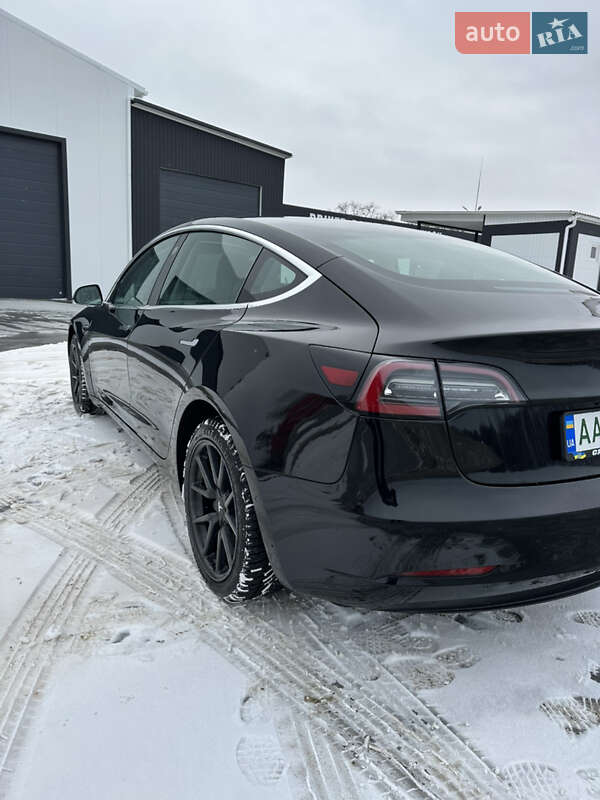 Седан Tesla Model 3 2019 в Киеве фото 39 Седан Tesla Model 3 2019 в Киеве