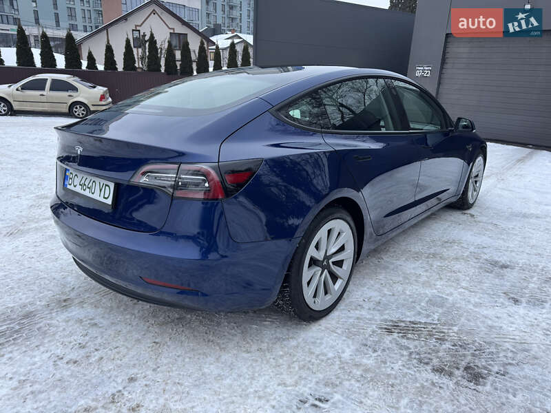 Седан Tesla Model 3 2022 в Львове