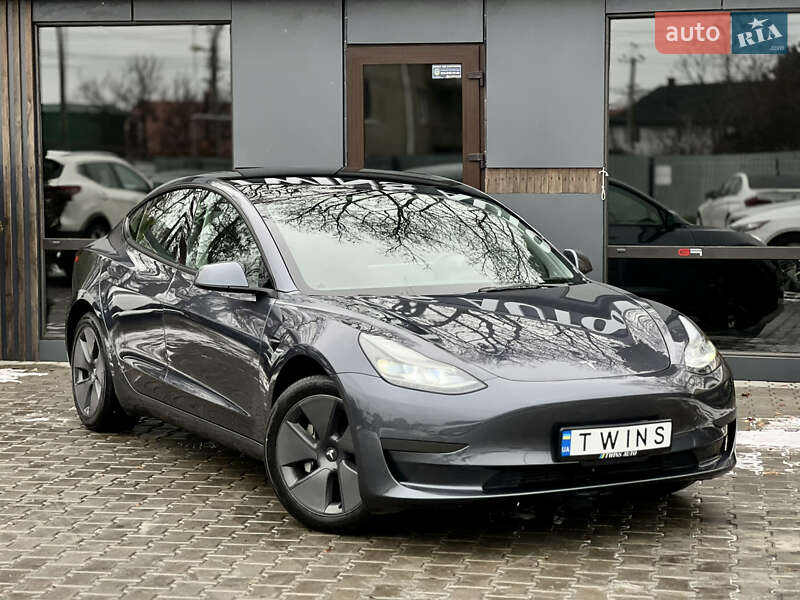 Седан Tesla Model 3 2023 в Одессе