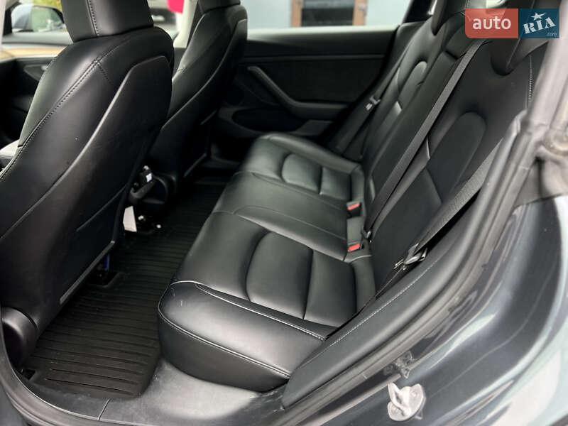 Седан Tesla Model 3 2023 в Одессе