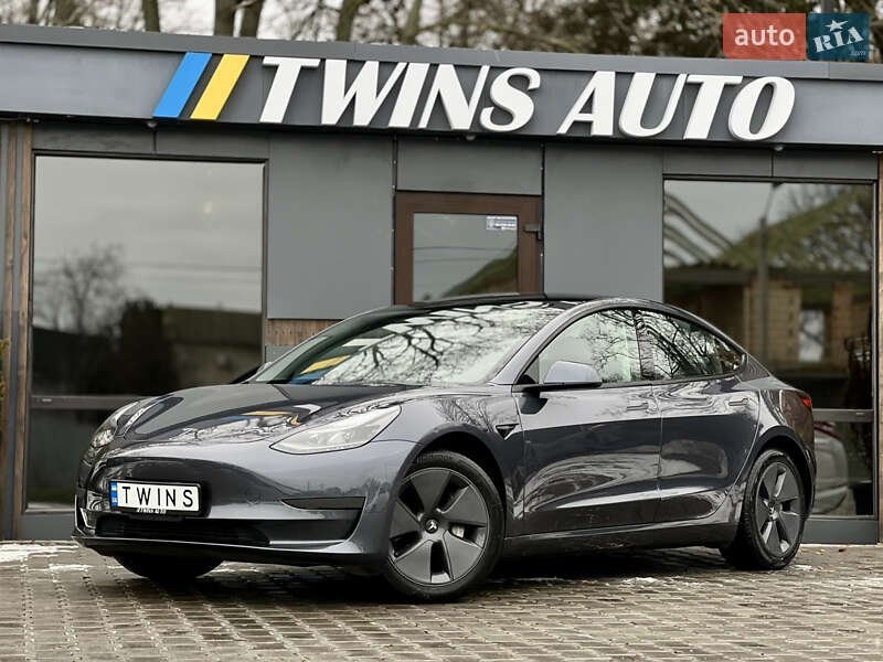 Седан Tesla Model 3 2023 в Одессе
