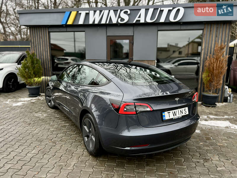Седан Tesla Model 3 2023 в Одессе