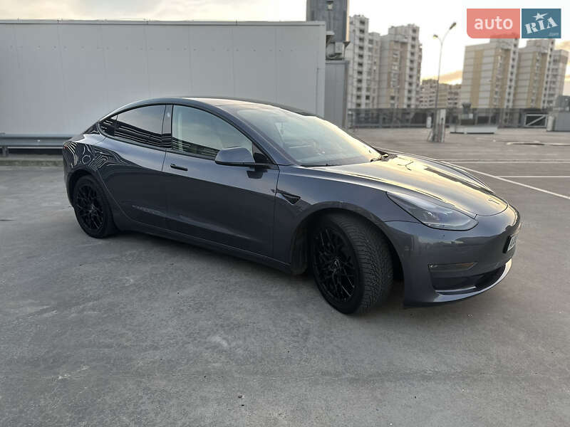 Седан Tesla Model 3 2022 в Киеве
