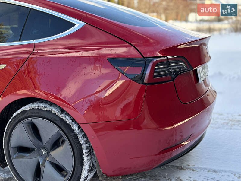 Седан Tesla Model 3 2020 в Киеве