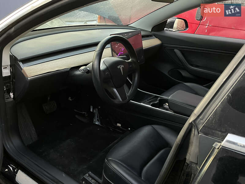 Седан Tesla Model 3 2018 в Луцке