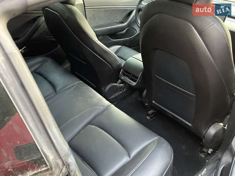 Седан Tesla Model 3 2018 в Луцке