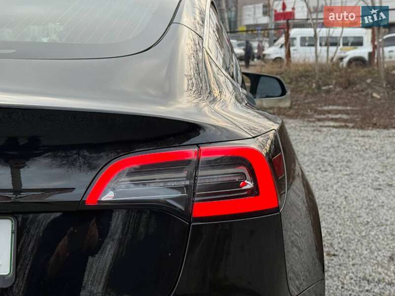 Седан Tesla Model 3 2019 в Днепре