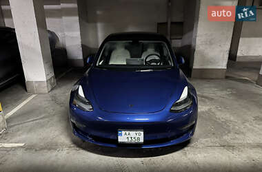Седан Tesla Model 3 2021 в Киеве