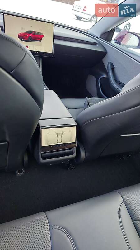 Седан Tesla Model 3 2024 в Барышевке